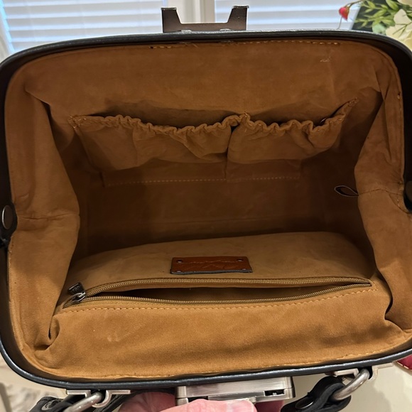 NWOT Patricia Nash Framed Black Leather Satchel - Picture 8 of 10